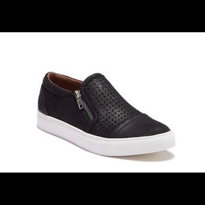 report alexa shoes black